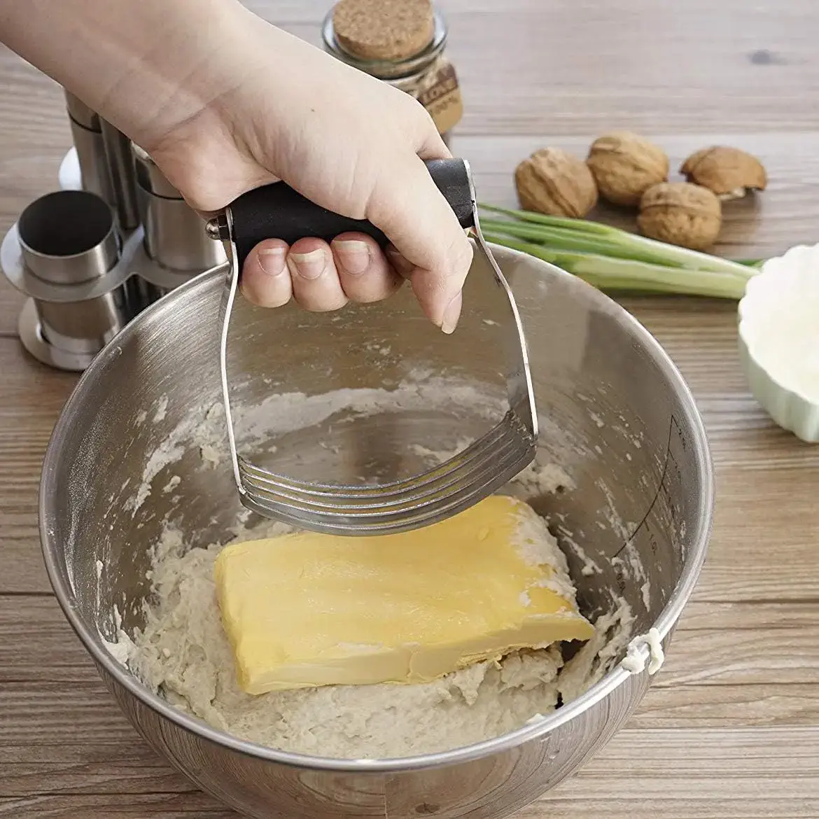 Using a pastry blender for a flaky crust